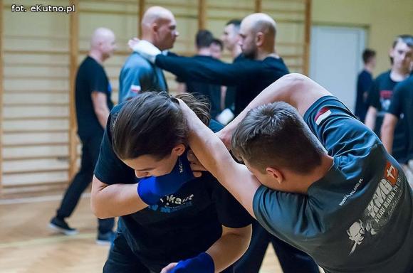 Nieprawda, że w Kutnie jest nudno: samoobrona dla każdego