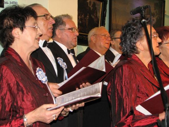 Jubileuszowy koncert chóru Młodzi Duchem