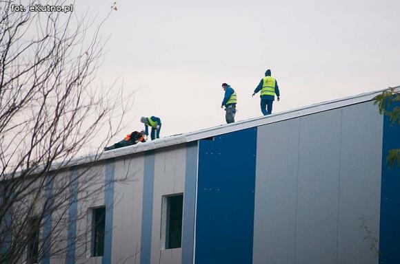 Niebezpieczna praca na wysokości przy modernizacji Stacji Uzdatniania Wody