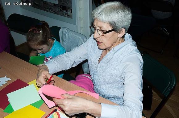Cuda z papieru podczas Rodzinnej Niedzieli w Muzeum