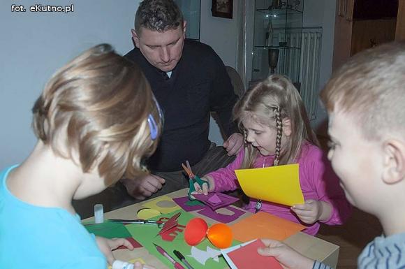 Cuda z papieru podczas Rodzinnej Niedzieli w Muzeum