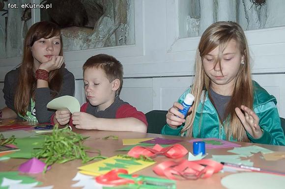 Cuda z papieru podczas Rodzinnej Niedzieli w Muzeum