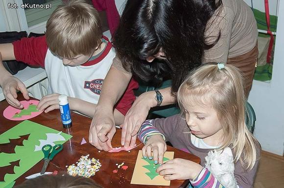 Cuda z papieru podczas Rodzinnej Niedzieli w Muzeum