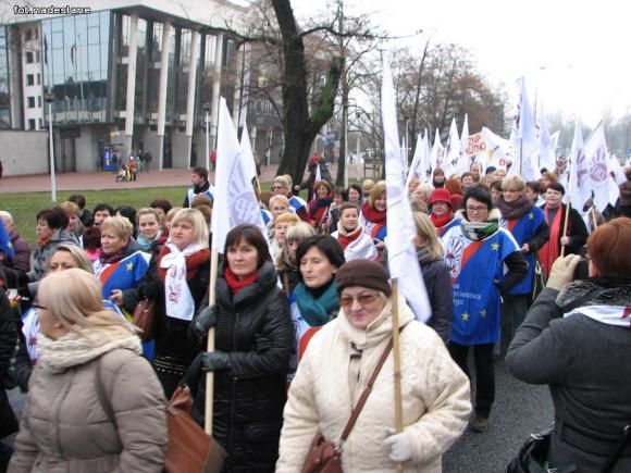Nauczyciele z powiatu kutnowskiego uczestniczyli w manifestacji w Warszawie