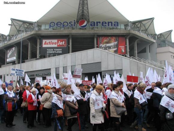 Nauczyciele z powiatu kutnowskiego uczestniczyli w manifestacji w Warszawie