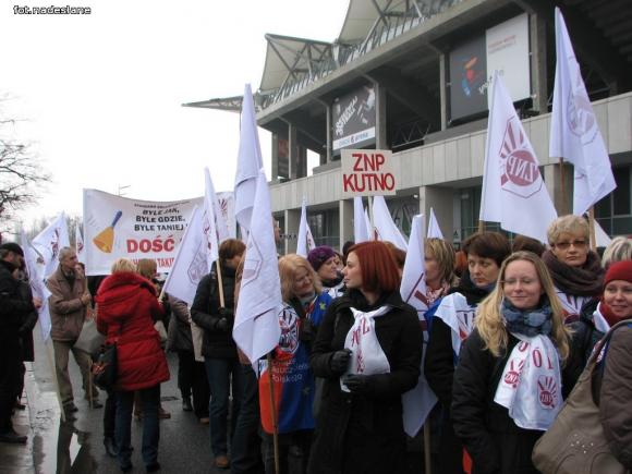 Nauczyciele z powiatu kutnowskiego uczestniczyli w manifestacji w Warszawie