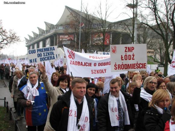 Nauczyciele z powiatu kutnowskiego uczestniczyli w manifestacji w Warszawie
