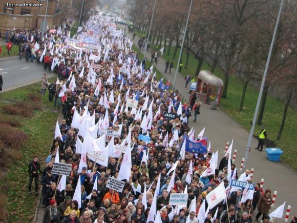 Nauczyciele z powiatu kutnowskiego uczestniczyli w manifestacji w Warszawie