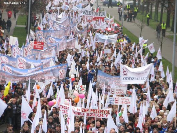 Nauczyciele z powiatu kutnowskiego uczestniczyli w manifestacji w Warszawie