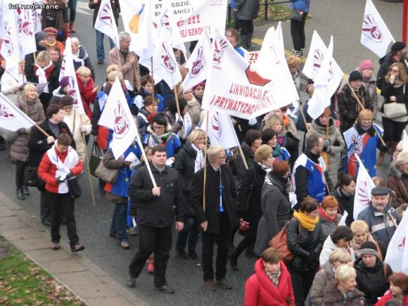 Nauczyciele z powiatu kutnowskiego uczestniczyli w manifestacji w Warszawie