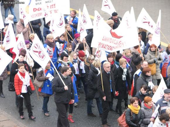 Nauczyciele z powiatu kutnowskiego uczestniczyli w manifestacji w Warszawie