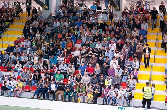 Nieprawda, że w Kutnie jest nudno: emocje kibiców koszykówki