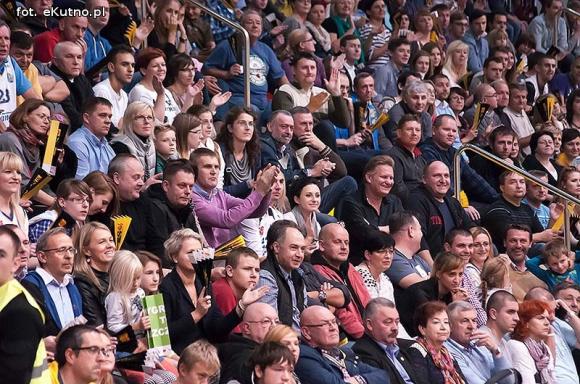 Nieprawda, że w Kutnie jest nudno: emocje kibiców koszykówki
