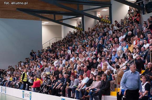 Nieprawda, że w Kutnie jest nudno: emocje kibiców koszykówki