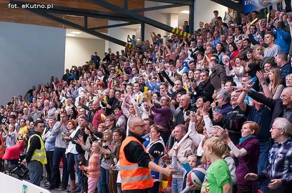 Nieprawda, że w Kutnie jest nudno: emocje kibiców koszykówki