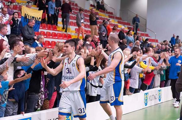 Nieprawda, że w Kutnie jest nudno: emocje kibiców koszykówki