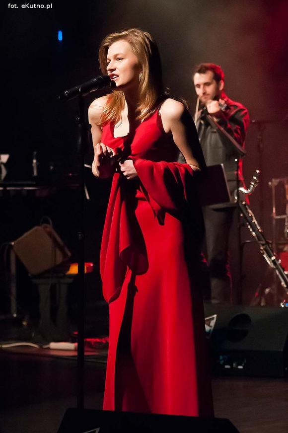 Ostatni dzień Festiwalu im. Szaloma Asza. Wczoraj bawili się tu razem, A dziś... Pamiętamy o kutnowskich Żydach