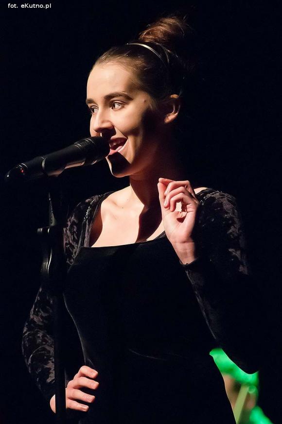 Ostatni dzień Festiwalu im. Szaloma Asza. Wczoraj bawili się tu razem, A dziś... Pamiętamy o kutnowskich Żydach