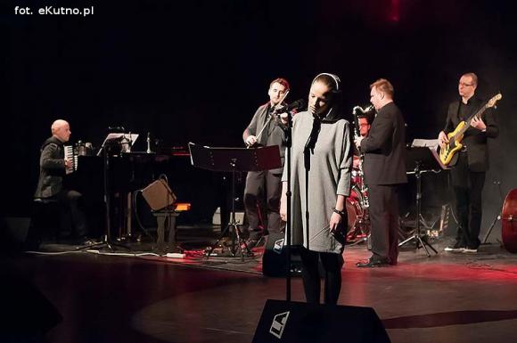 Ostatni dzień Festiwalu im. Szaloma Asza. Wczoraj bawili się tu razem, A dziś... Pamiętamy o kutnowskich Żydach