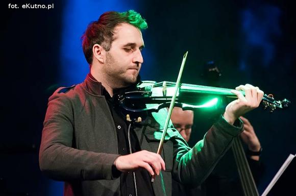 Ostatni dzień Festiwalu im. Szaloma Asza. Wczoraj bawili się tu razem, A dziś... Pamiętamy o kutnowskich Żydach