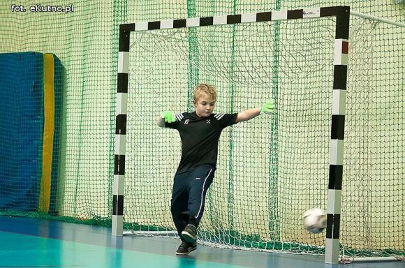 Nieprawda, że w Kutnie jest nudno: pasja do piłki nożnej w Akademii Futbolu