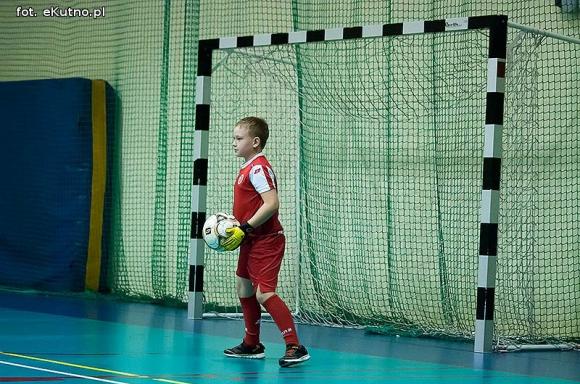 Nieprawda, że w Kutnie jest nudno: pasja do piłki nożnej w Akademii Futbolu