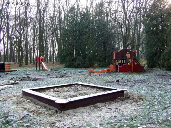 Ruszyły prace rewitalizacyjne w zabytkowym Parku Wiosny Ludów