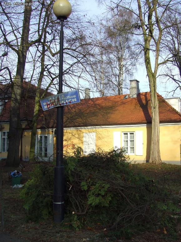 Ruszyły prace rewitalizacyjne w zabytkowym Parku Wiosny Ludów