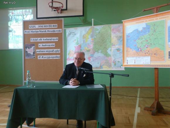 O elitach kulturalnych II RP - prof. Marian Marek Drozdowski w Kasprowiczu