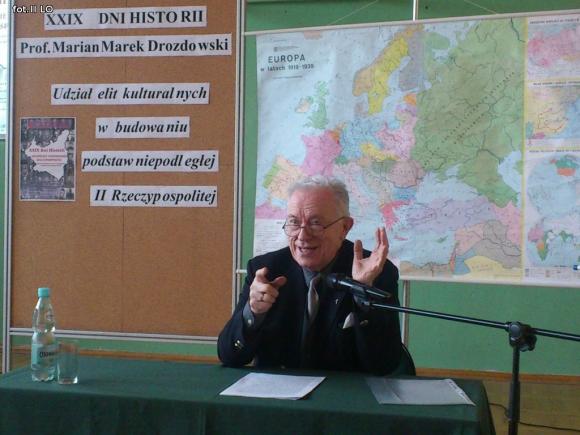 O elitach kulturalnych II RP - prof. Marian Marek Drozdowski w Kasprowiczu