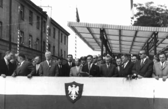 Pod patronatem eKutno.pl: 60-lecie II Liceum im. J. Kasprowicza w Kutnie cz.2 historii