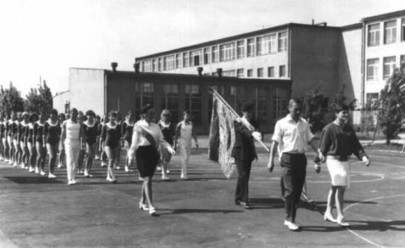 Pod patronatem eKutno.pl: 60-lecie II Liceum im. J. Kasprowicza w Kutnie cz.2 historii