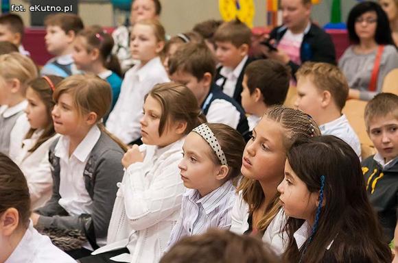 Czar wspomnień i podziękowania. 35-lecie nadania imienia Szkoły Podstawowej Nr 6 w Kutnie