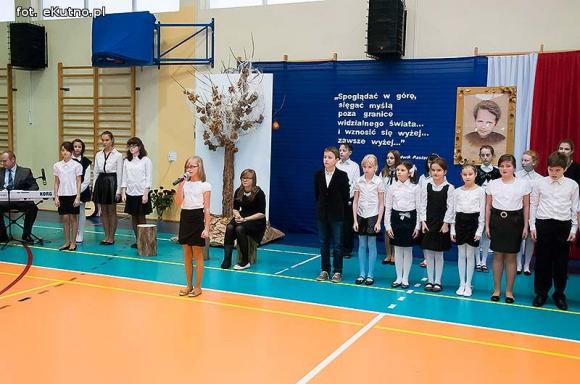 Czar wspomnień i podziękowania. 35-lecie nadania imienia Szkoły Podstawowej Nr 6 w Kutnie