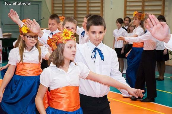 Czar wspomnień i podziękowania. 35-lecie nadania imienia Szkoły Podstawowej Nr 6 w Kutnie