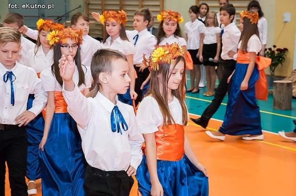 Czar wspomnień i podziękowania. 35-lecie nadania imienia Szkoły Podstawowej Nr 6 w Kutnie