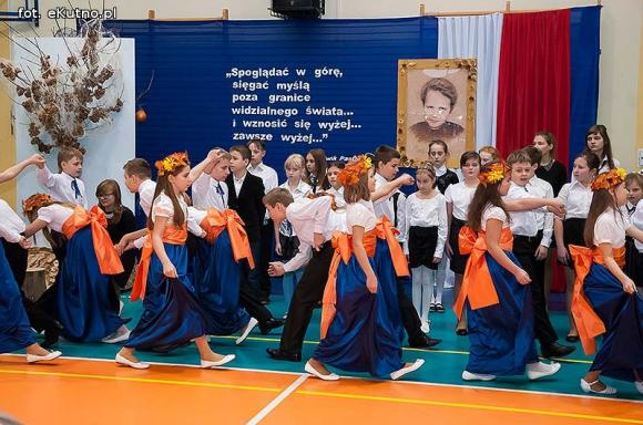 Czar wspomnień i podziękowania. 35-lecie nadania imienia Szkoły Podstawowej Nr 6 w Kutnie