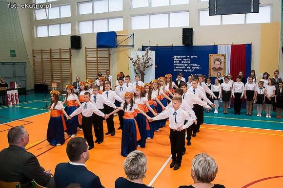 Czar wspomnień i podziękowania. 35-lecie nadania imienia Szkoły Podstawowej Nr 6 w Kutnie