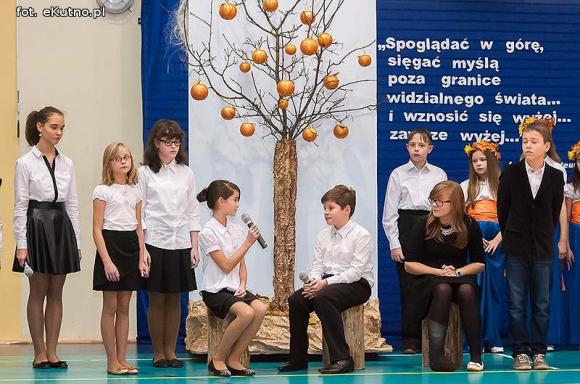 Czar wspomnień i podziękowania. 35-lecie nadania imienia Szkoły Podstawowej Nr 6 w Kutnie