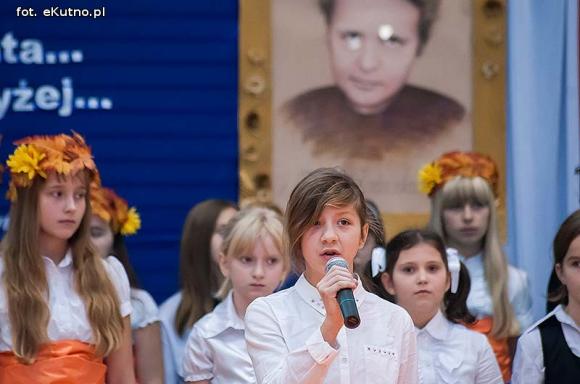 Czar wspomnień i podziękowania. 35-lecie nadania imienia Szkoły Podstawowej Nr 6 w Kutnie