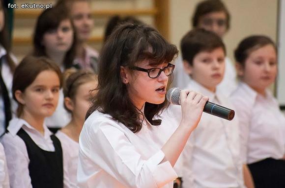 Czar wspomnień i podziękowania. 35-lecie nadania imienia Szkoły Podstawowej Nr 6 w Kutnie