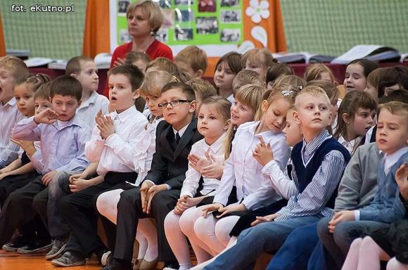 Czar wspomnień i podziękowania. 35-lecie nadania imienia Szkoły Podstawowej Nr 6 w Kutnie