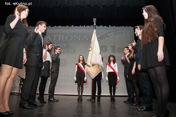 Wierzyłem zawsze w światła moc, Władnącą nad mrokami ... Urodziny Kasprowicza i na zawsze młoda 60-tka