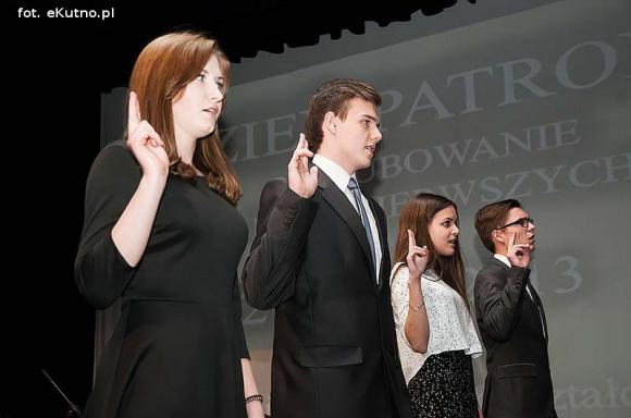 Wierzyłem zawsze w światła moc, Władnącą nad mrokami ... Urodziny Kasprowicza i na zawsze młoda 60-tka