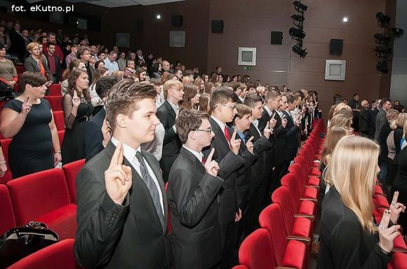 Wierzyłem zawsze w światła moc, Władnącą nad mrokami ... Urodziny Kasprowicza i na zawsze młoda 60-tka