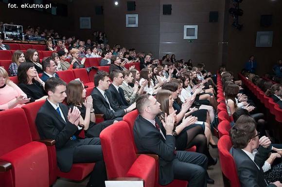 Wierzyłem zawsze w światła moc, Władnącą nad mrokami ... Urodziny Kasprowicza i na zawsze młoda 60-tka