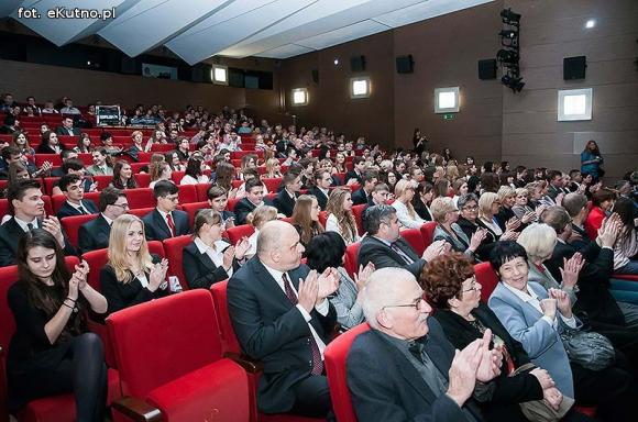 Wierzyłem zawsze w światła moc, Władnącą nad mrokami ... Urodziny Kasprowicza i na zawsze młoda 60-tka