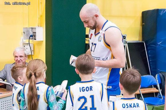 Kutnowscy koszykarze nie zawiedli. Wygrana z Krosnem