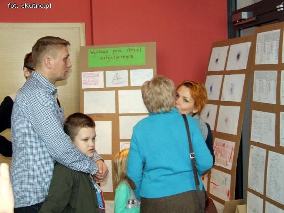 Autystyczny czyli kto? Autystyczny czyli jaki? Poznajmy autystów