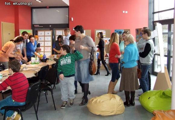 Autystyczny czyli kto? Autystyczny czyli jaki? Poznajmy autystów